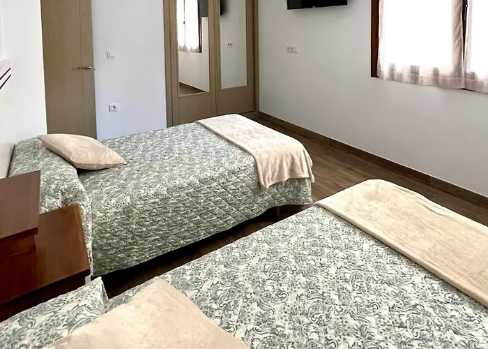 Valbuena Apartament *